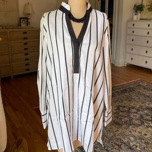 Chico's Black and White Tunic‎ - Size 3